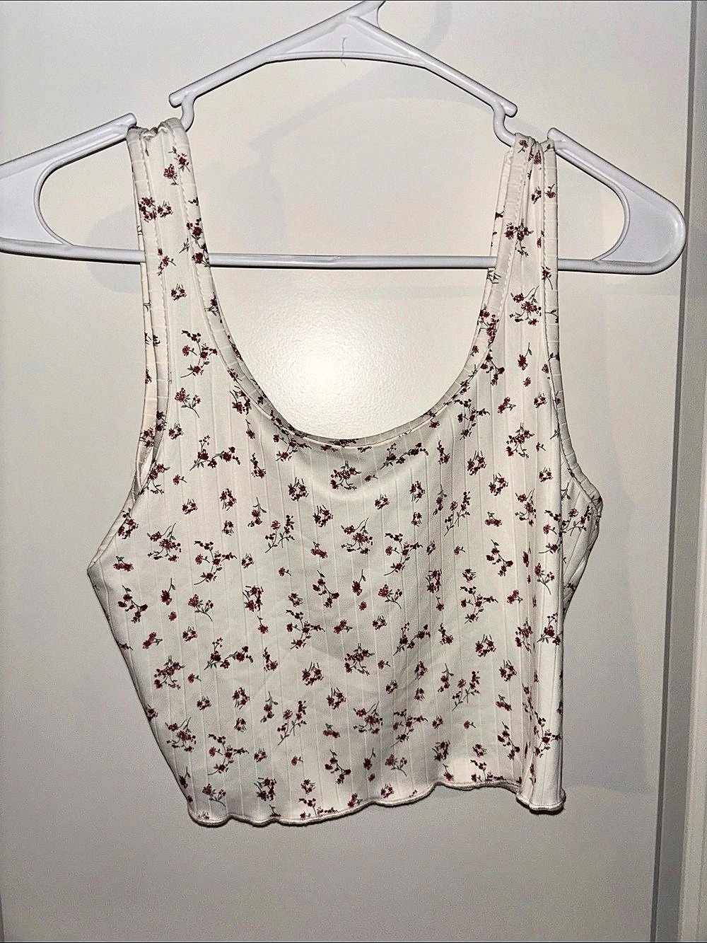 Floral Tank Top in White & Red Like New